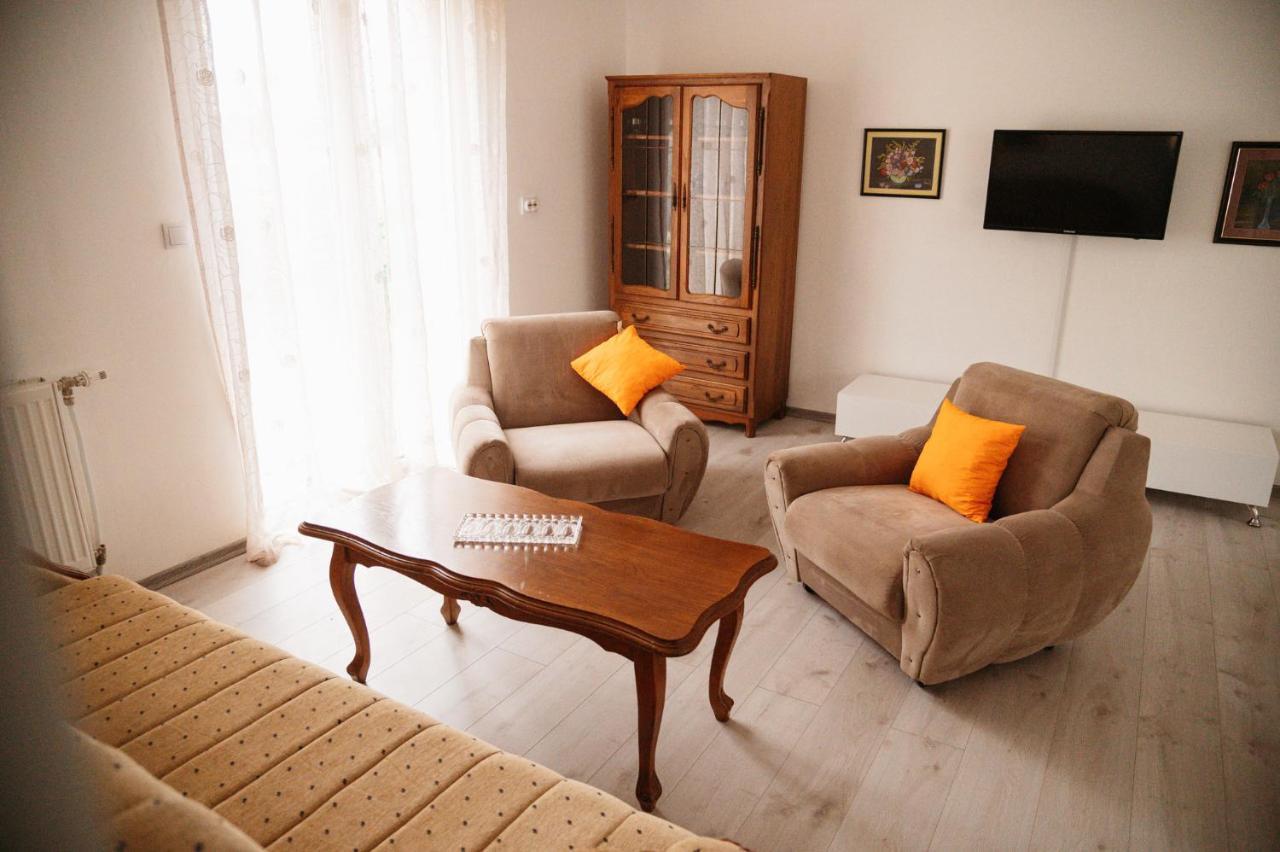 Apartment Romic R